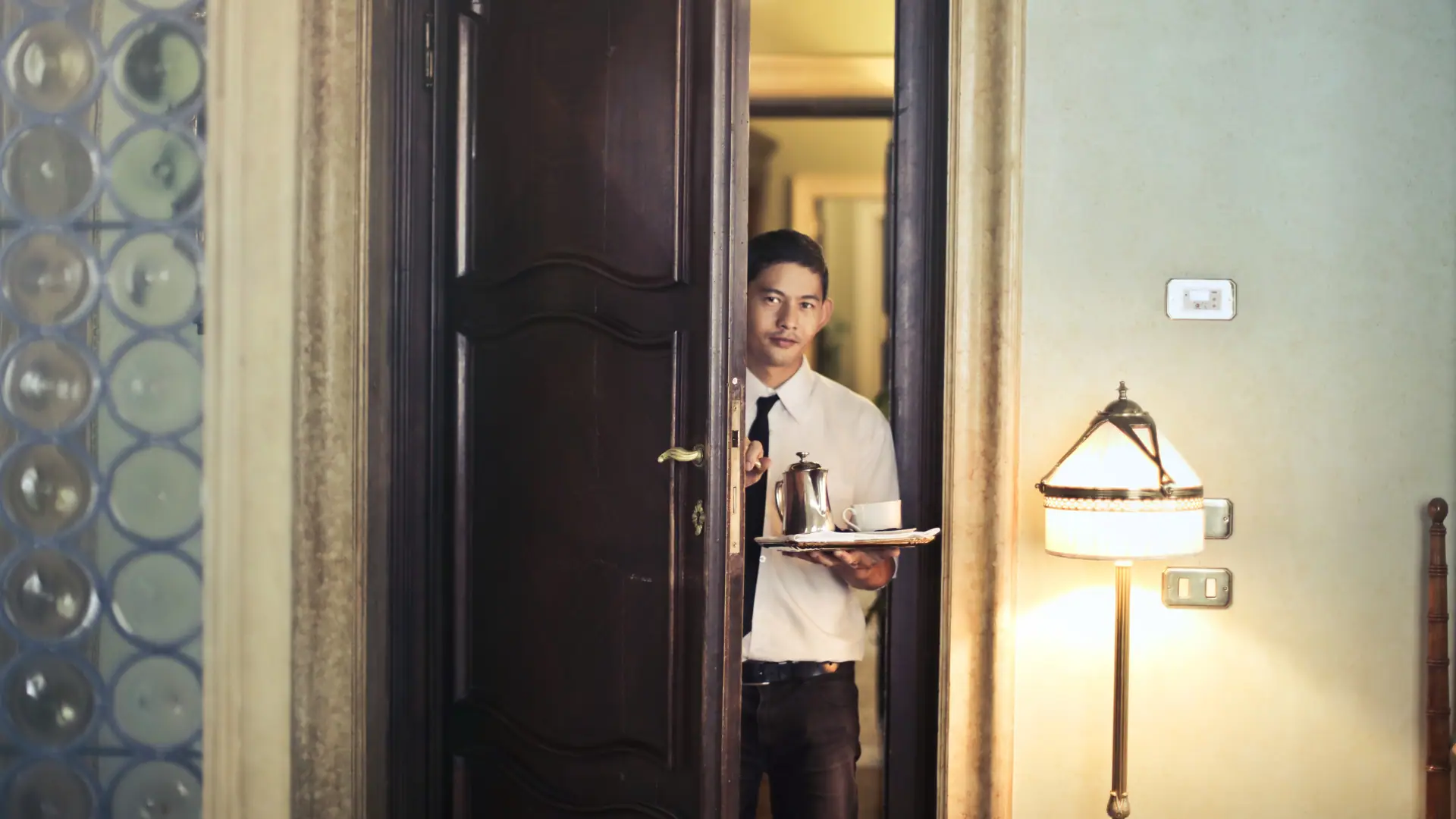 Why High Turnover is Hurting Guest Experiences in Hotels